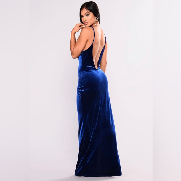💙 ROYAL BLUE VELVET FLOOR LENGHT DRESS🤍 - Picture 2 of 6